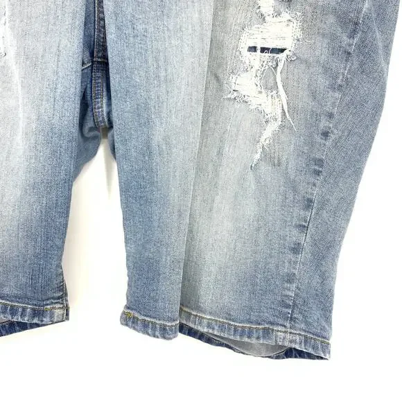Torrid Bermuda Shorts Womens Size 24 Light Wash Stretch Denim Distressed - Picture 4 of 6